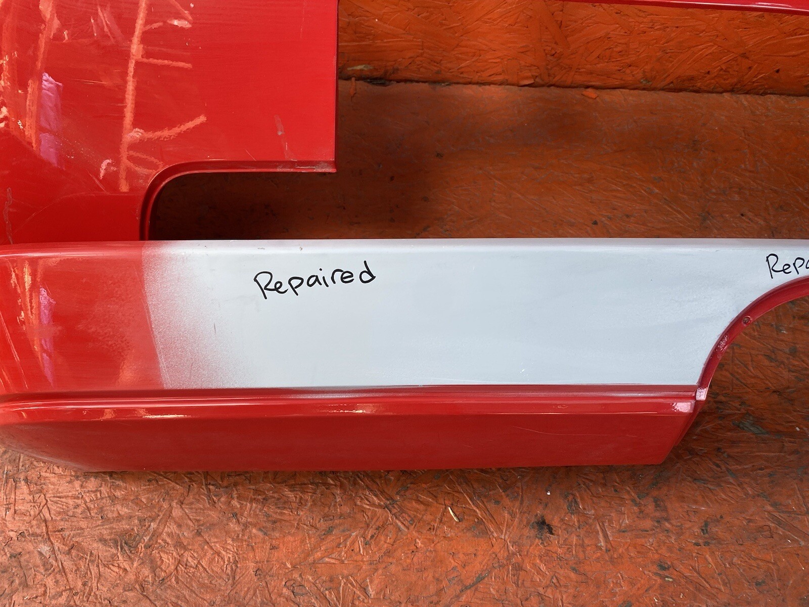 2004 - 2006 FORD GT REAR BUMPER COVER ASSEMBLY OEM 4G7V-17K835-AH 4G7V17F828-AC