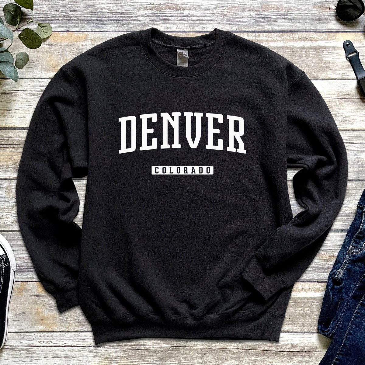 [DISCOVERY] Denver Small Logo Sweatshirt ★大人気★ Denver Small Logo Sweatshirt | Discovery-Expedition