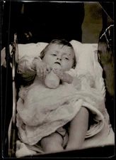 Baby Drinking Milk 5.5" x 7.5" Brown Brothers Original Type 1 Photo GG79