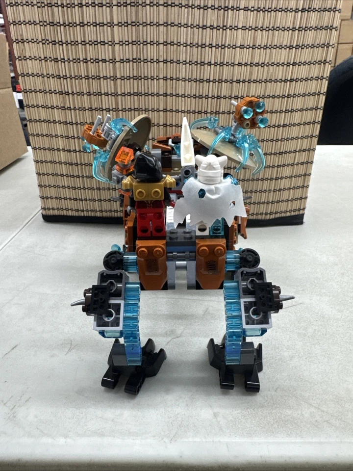 LEGO 70143 Sir Fangar's Sabre-Tooth Walker  LEGENDS OF CHIMA With Mini Figures - Image 4 of 4