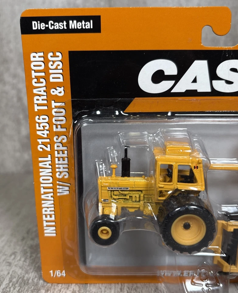 1/64 Ertl International 21456 Tractor W/ Sheeps Foot & Disc Farm Toy DieCast - Image 2 of 4