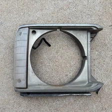 Toyota Pickup OEM Passenger Headlight Bezel & Corner Light 79-81