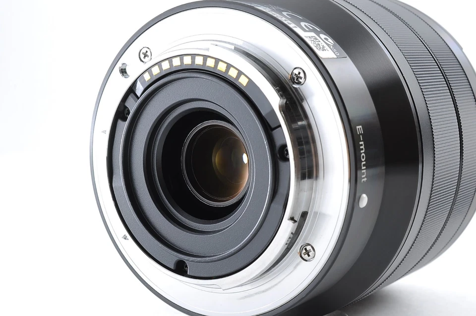 SONY E 10-18mm F/4 SEL1018 Lens SONY E mount w/filter -Near Mint- [Extra 15%OFF] - Image 3 of 4