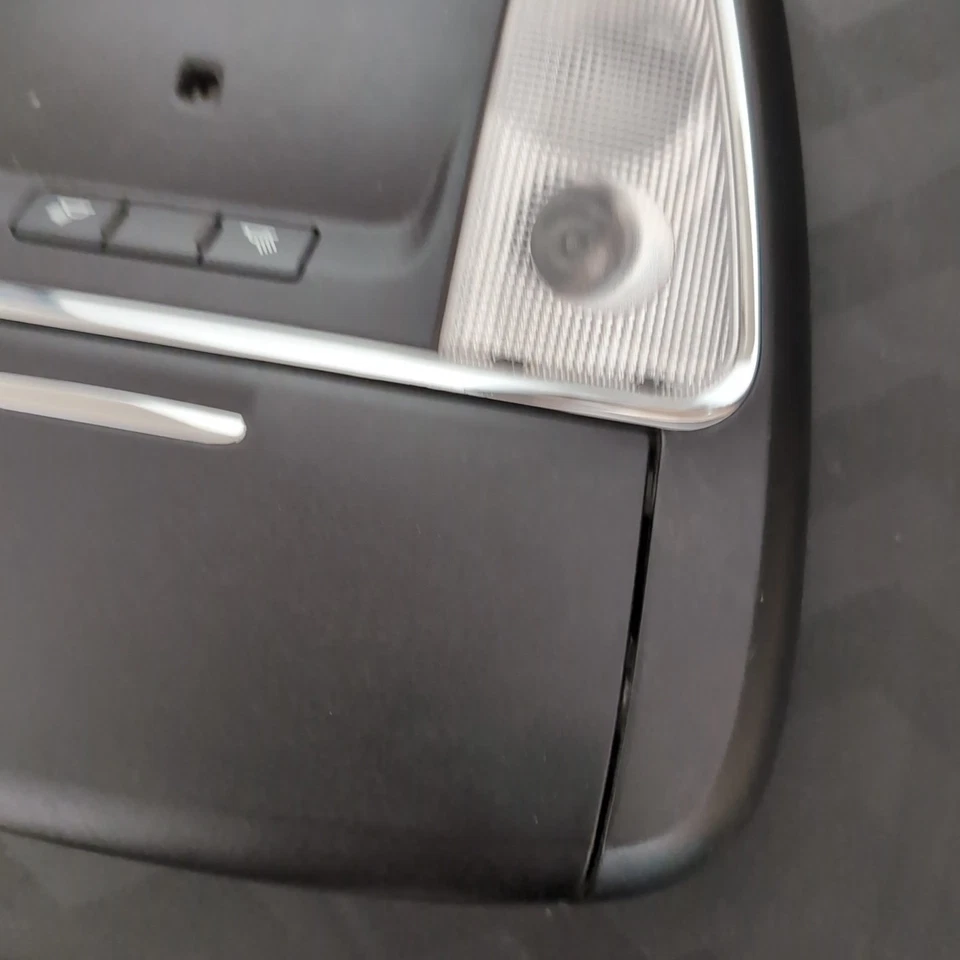 Черный верхний консольный фонарь для Chrysler 300 Dodge Charger 2011-2014 годов выпуска 1RG01DX9AG от оригинального производителя - Изображение 4 из 4