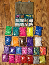 Rainbow Loom Bracelet Making Kit w/ Bands, Beads/Charms, Tools  Storage Case