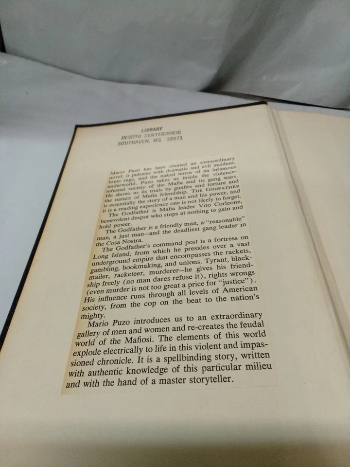 Крестный отец ВИНТАЖНЫЙ 1-Е ИЗДАНИЕ В ТВЕРДОМ ПЕРЕПЛЕТЕ MARIO PUZO 1969 - Изображение 2 из 4