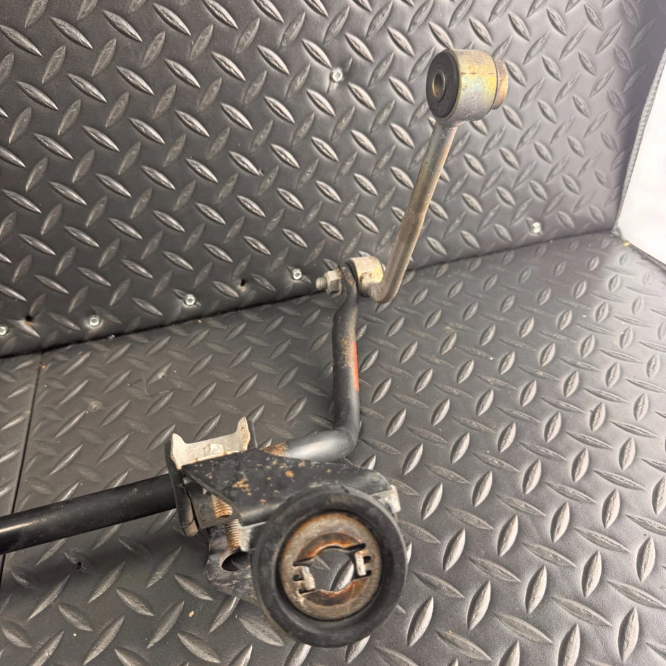 02-04 Mercedes C32 AMG BARRA ESTABILIZADORA ANTIVUELCO TRASERA OEM Foto 2 de 4