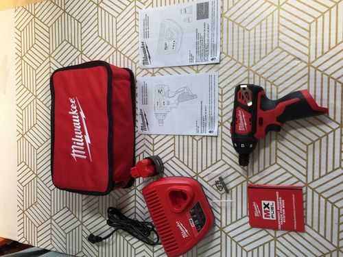 Milwaukee M12 12-Volt Cordless 1/4 Inch 