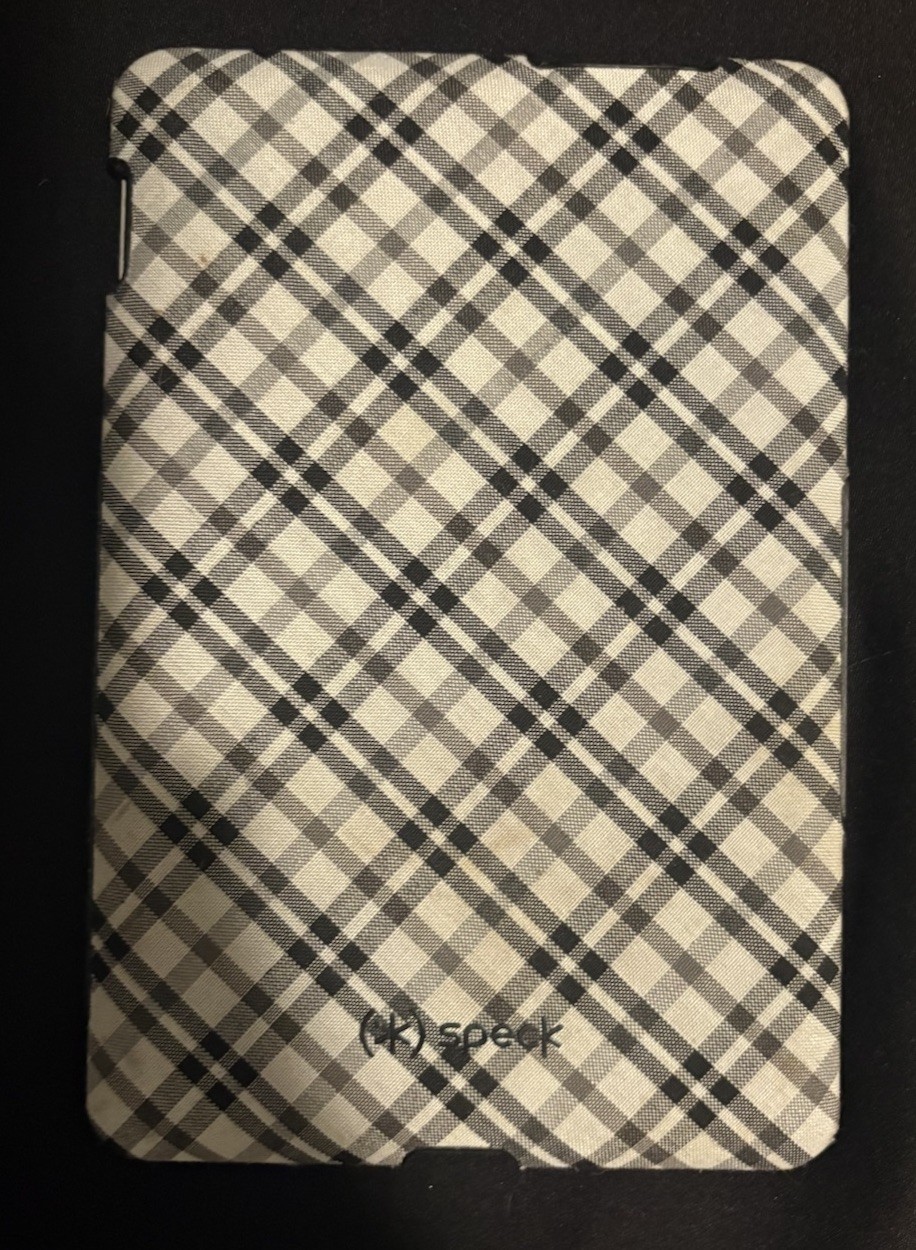 Amazon Kindle White 2nd Generation-In Screen eBook Reader With Case Untested