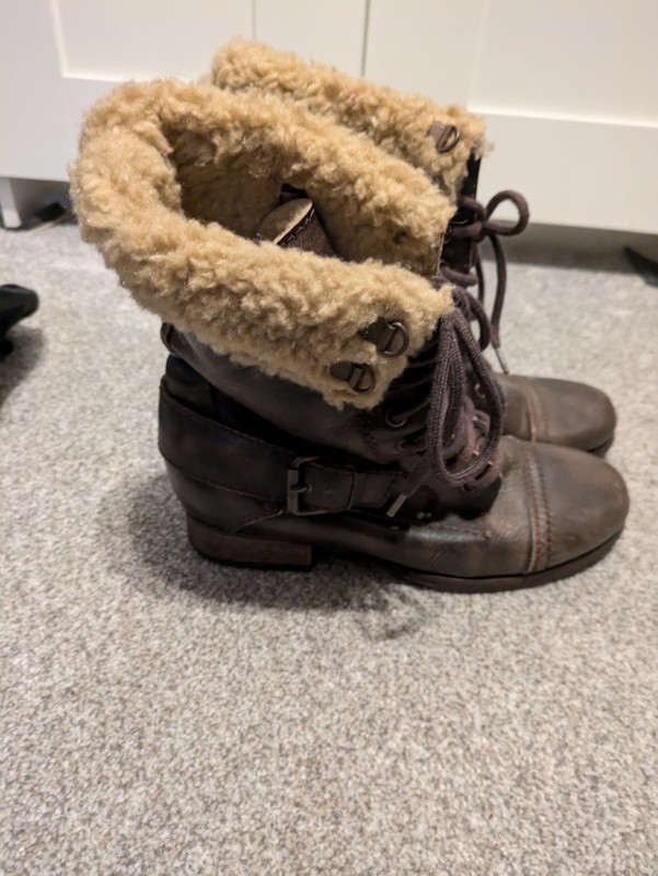 diba brown leather sherpa lined ankle boots size 8.5 39 B EUC