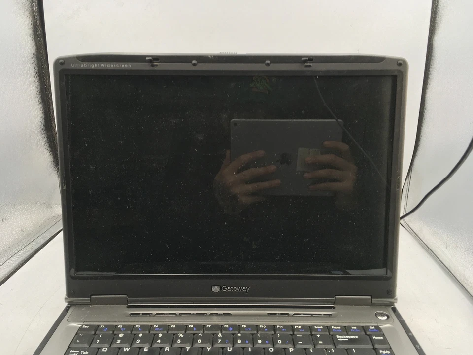 GATEWAY MA3 MT6728 - FOR PARTS/NO POWER - INTEL PENTIUM M - 2GB RAM - READ - BB - Image 2 of 4