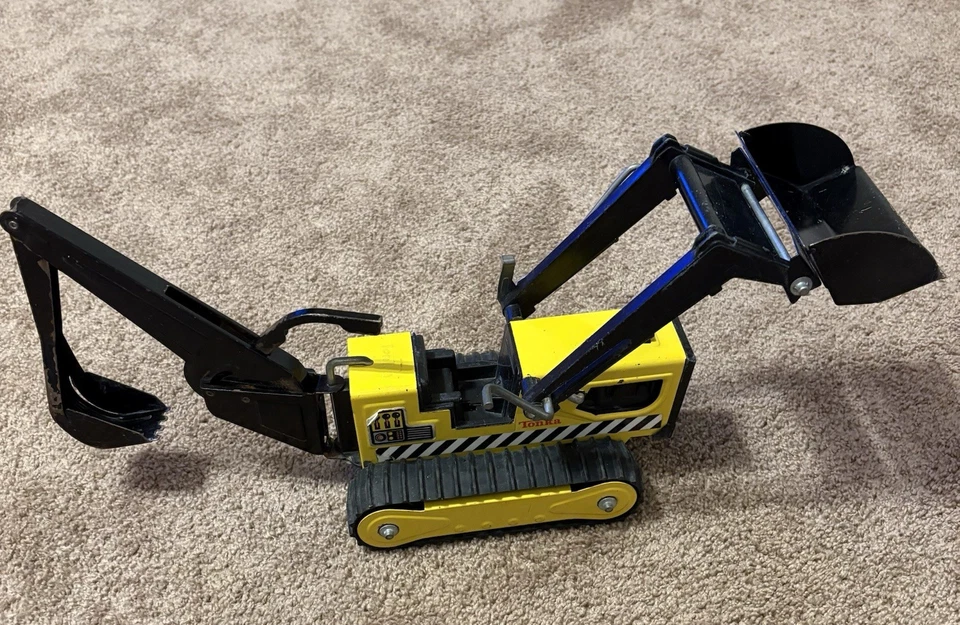 Vintage Metal Tonka T-6 Track Front End Loader / Backhoe Bulldozer #810659 USA - Image 3 of 4