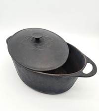 Marmite, Cocotte en fonte ovale, vintage. Vendue dans l'état - E41