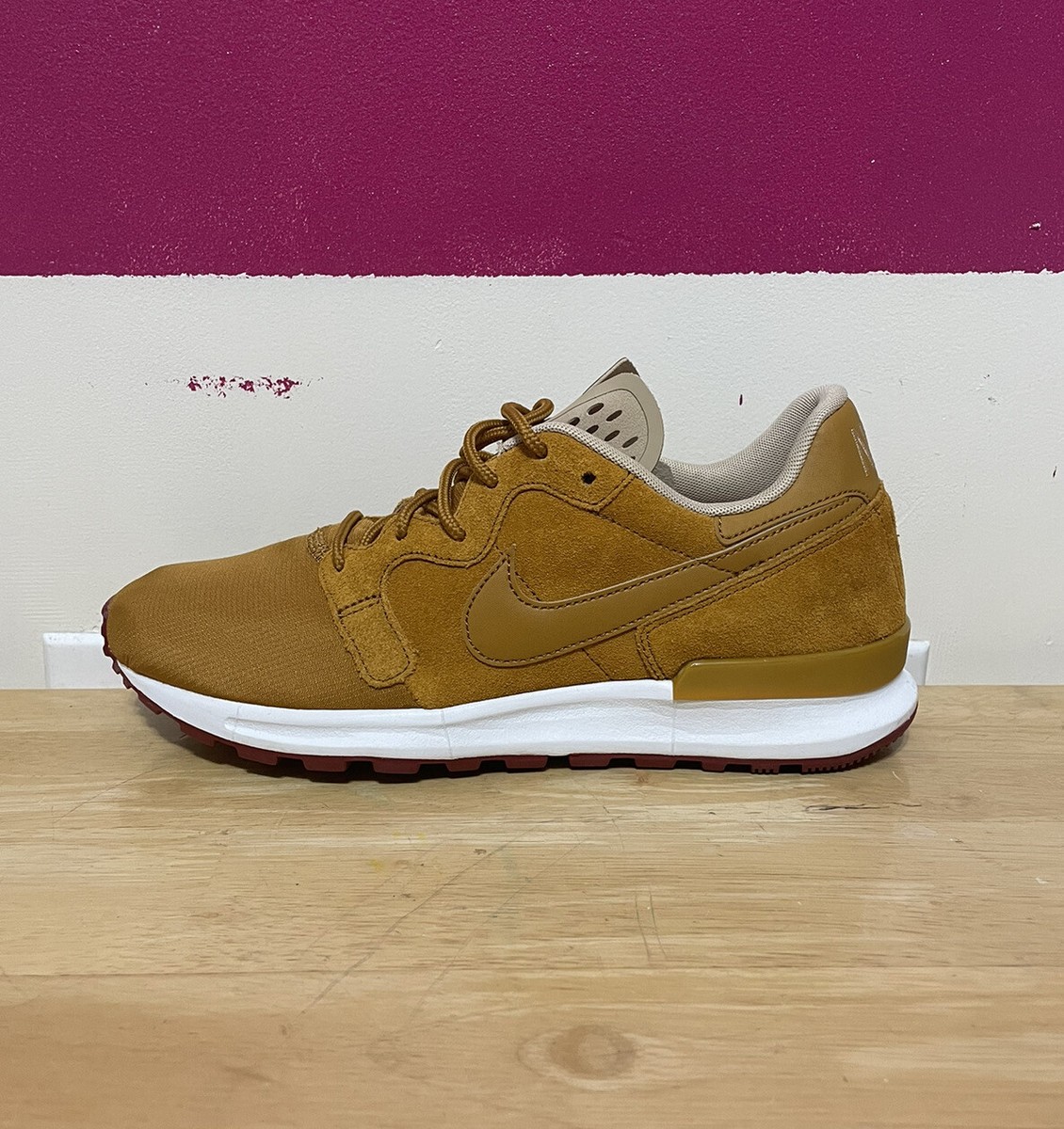 Mens Nike Air Berwuda Premium Shoes Desert Ochre Tan (844978