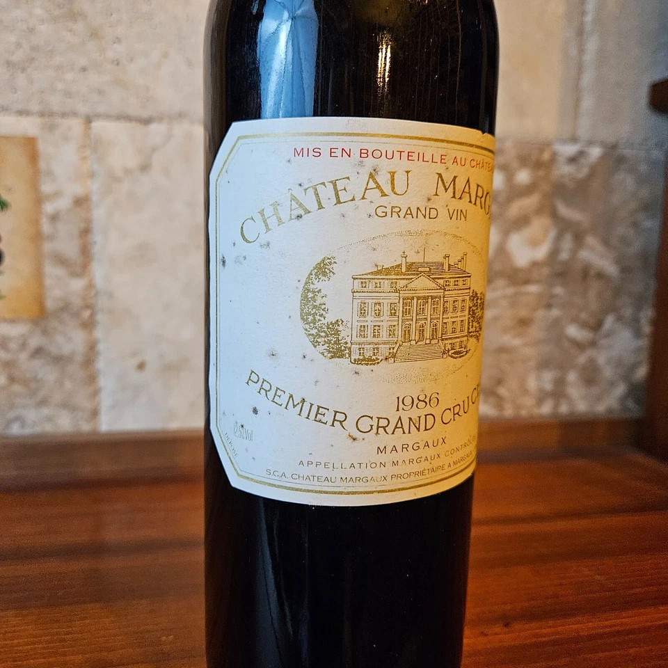 RP 98 pts! Chateau Margaux 1986 vino de Burdeos, Margaux (lista 3) Foto 2 de 3