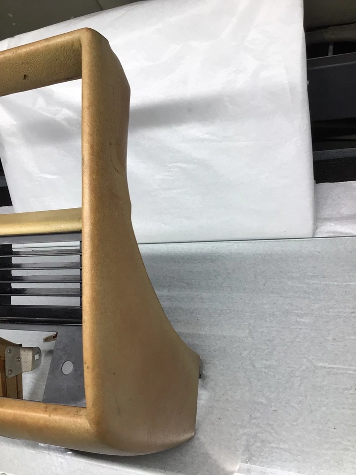 1966 - 1980 Rolls Royce Silver Shadow Wraith II центральная консоль с вентиляционным отверстием - Изображение 4 из 4