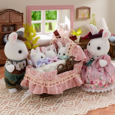 Sylvanian Families The Snow Warren White Rabbit Family Elegant gekleidet Neu