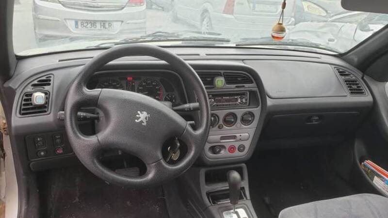 Foto 11 di 18