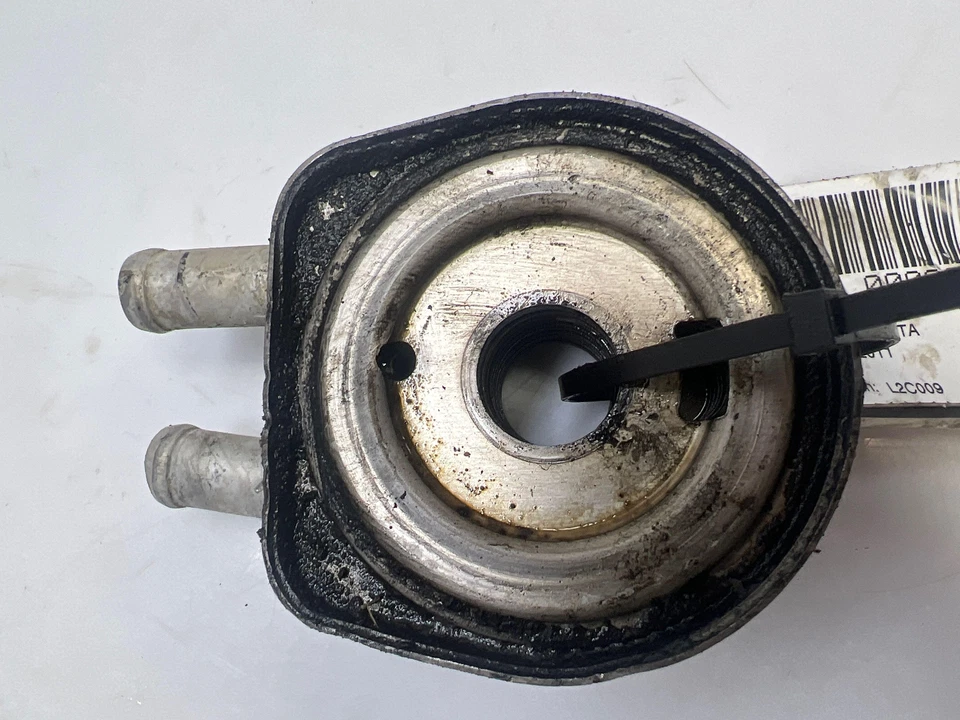 Enfriador de aceite de motor Hyundai Sonata 2006-2014 2,4 L OEM 264102G000 Foto 2 de 4