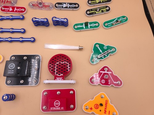 Lotto di oltre 40 pezzi Elenco Snap Circuits Ricambi, Ricambi - Foto 5 di 19