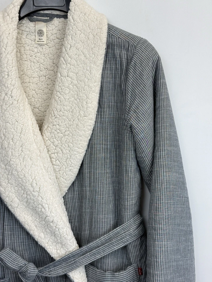 Bata de invierno Levi's Levi Strauss x Target para mujer XS/S cambray oscuro Sherpa Foto 3 de 4