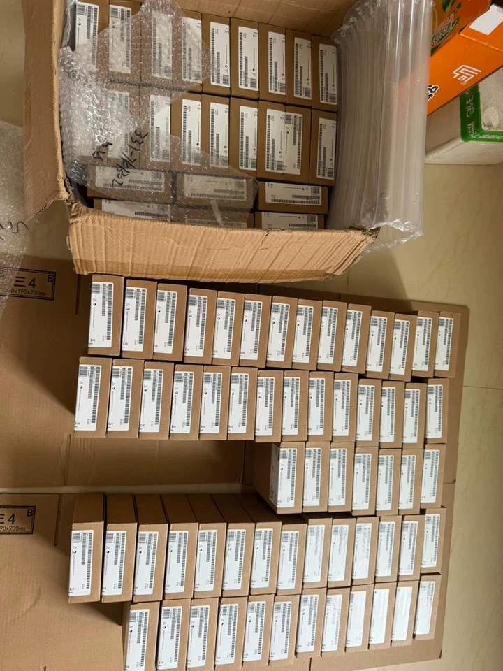 6ES7332-5HD01-0AB0 brand new Siemens module with packaging box - Image 2 of 4