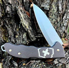 Swiss Army 2022 Limited Edition Hunter Pro Knife, Thunder Gray, Victorinox, Nib