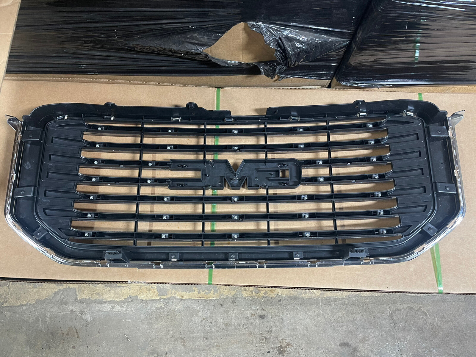 15-18 GMC Yukon/xl Front Grille 23156310 84145927 for sale online 