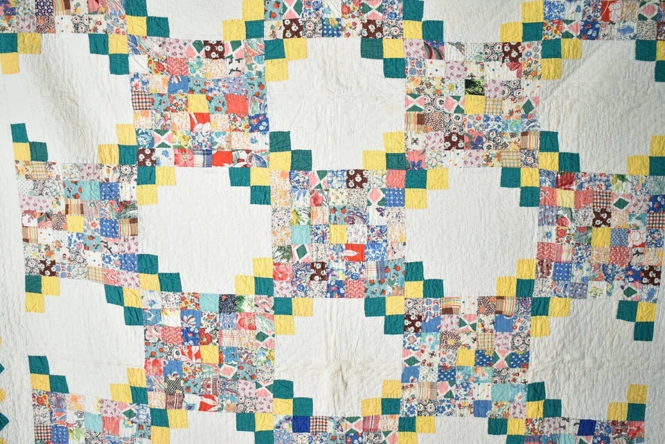 BEAUTIFUL Vintage 40's Irish Chain / Postage Stamp Antique Quilt ~DIAMOND BORDER - Image 2 of 4