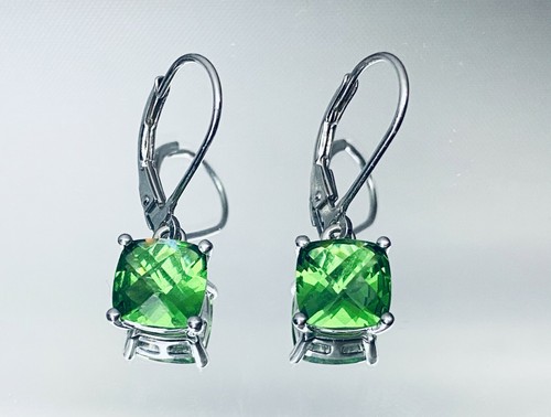 E90808LG Forest Green Helenite Cushion Cut 8mm Sterling Silver Dangle Earrings - Imagen 4 de 4