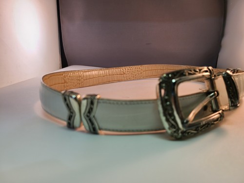 Brighton Women's Belt Size 32 Reversible White Tan Leather Silver Tone B2701 New - Picture 5 of 5