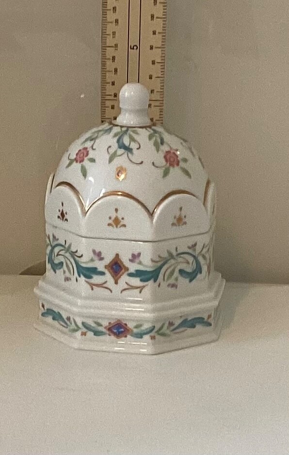 Prestige Place Venetian Collection Votive Candle Holder Floral with Lid