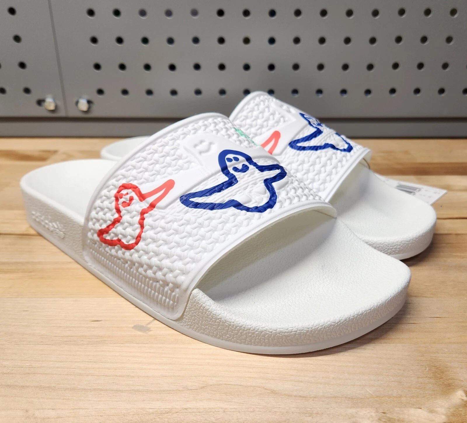 Adidas Shmoofoil Slides Cloud bianco rosso brillante nuovo di zecca taglia 9 (HQ2034)