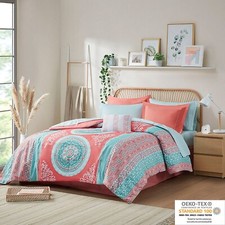 Intelligent Design Loretta Boho Comforter Set with Bed Sheets