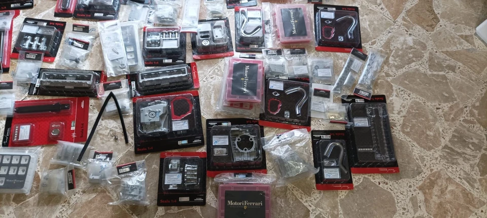 Ferrari Enzo De Agostini Motore Scala 1:4 - Immagine 2 di 4