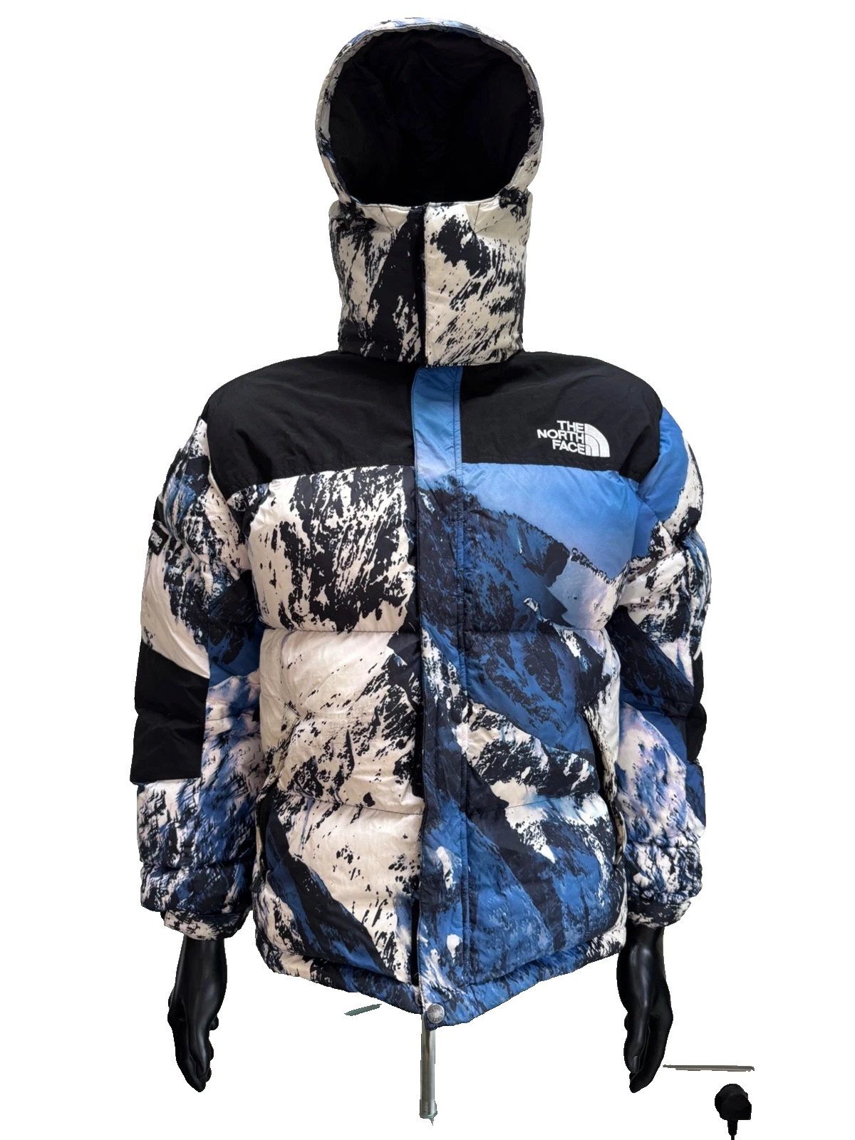 Supreme x The North Face FW17 Mountain Baltoro Jacket Blue White Med RARE GRAIL