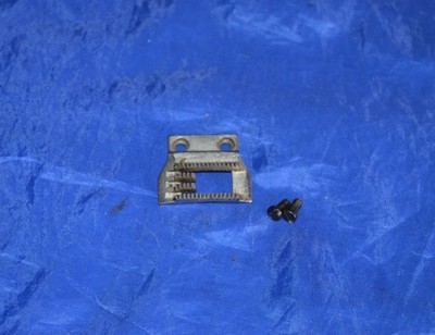 FEEDDOG W/2 SCREWS FOR EMDEKO ZIGZAG SEWING MACHINE USED ORIGINAL PART