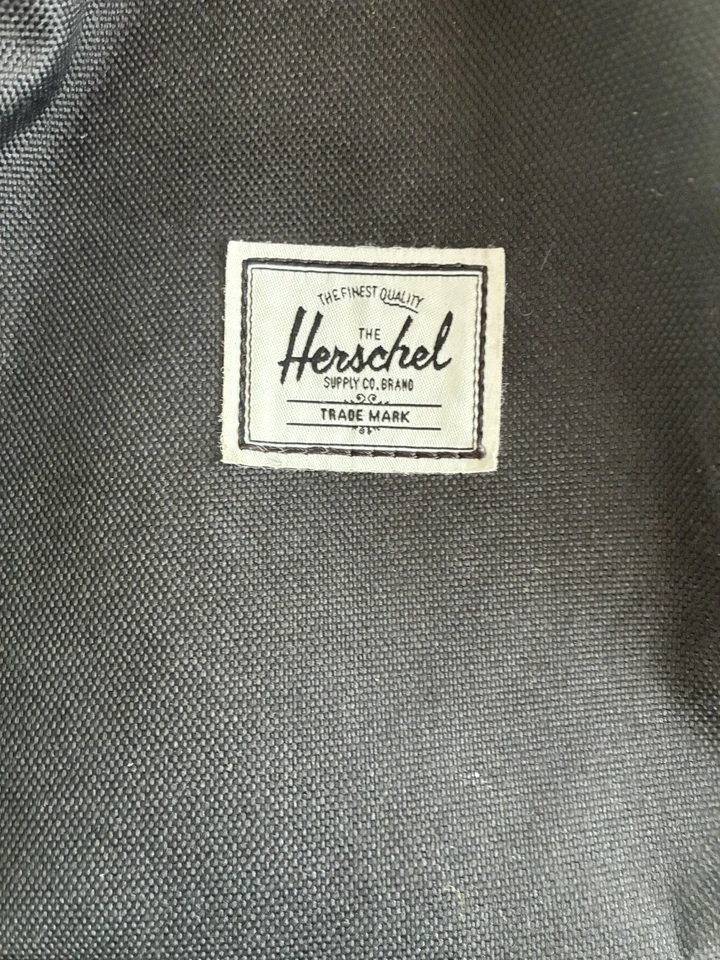 Mochila negra The Herschel Supply Co doble asa correa bolsillos Foto 2 de 4