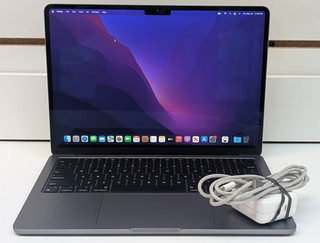 2022 Apple MacBook Air 13.6in M2 8GB 256GB SSD Low Cycle Count of 37