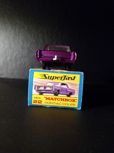 Matchbox Superfast #22 viola scuro Pontiac GP 1970 VN/MINT scatola originale solida G - Foto 8 di 17
