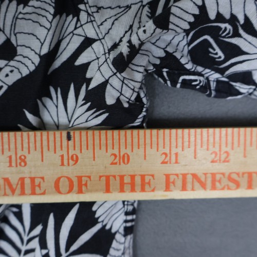 Vissla Shirt Mens Medium Black Hawaiian Floral Palms Toucan All Over Print Camp - Picture 10 of 12