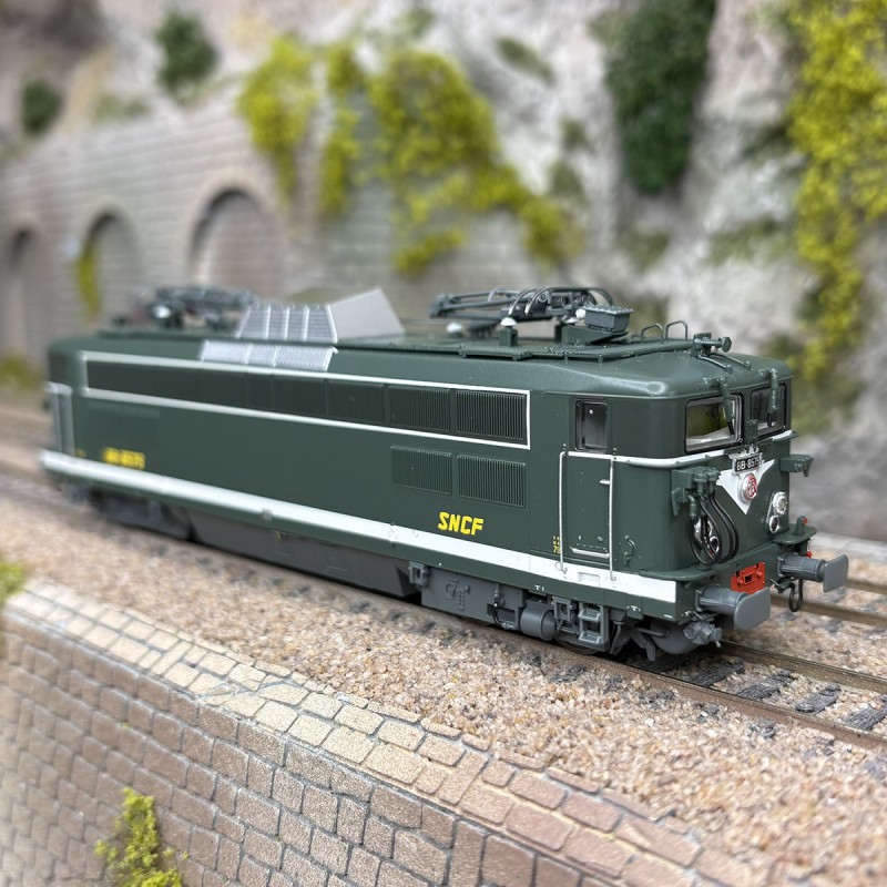 Locomotive BB 8575 SNCF échelle HO, idéal pour compléter vos rames Époque IV