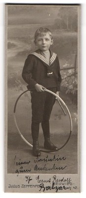 Fotografie Julius Zeppenfeld, Neuwied, junger Knabe Ernst Rudolf Balzar im Matr 