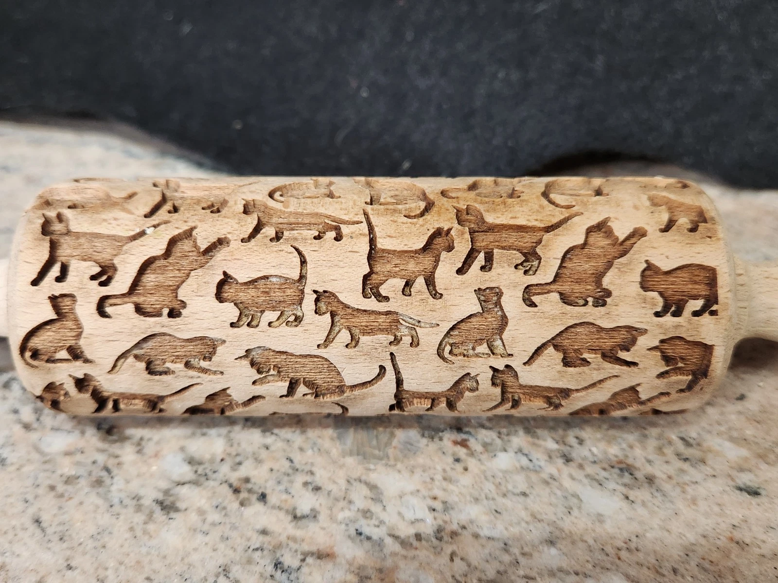 CAT DESIGN IMPRINTED WOODEN ROLLING PIN ~ 4.5" ROLLER
