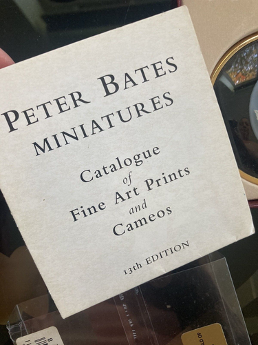 TRUE VINTAGE PETER BATES MINIATURE CAMEO ALL BOXED HIBISCUS WITH CATALOGUE - Picture 3 of 3