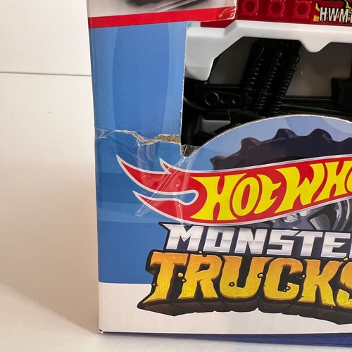 Hot Wheels Monster Trucks Remote Control 5-Alarm RC Fire Truck 1:24 Scale - Picture 7 of 8
