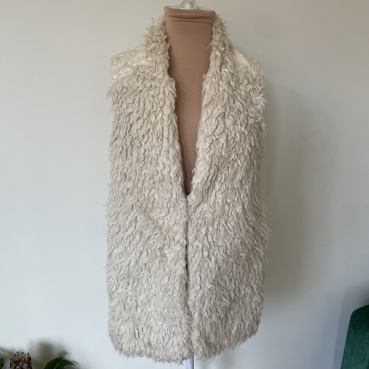 Anthropologie Hei Hei Off White Embroidered Shaggy Sherpa Faux Fur Vest EUC  XSP