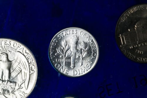 1961 P D US Mint Set in Blue Capitol Holder Gorgeous Coins! - Picture 10 of 11
