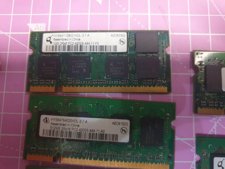 Infineon ddr2 PC2-4200S SODIMM laptop ram bundle 1x1GB, 4x512MB(2Rx16) - Image 2 of 4