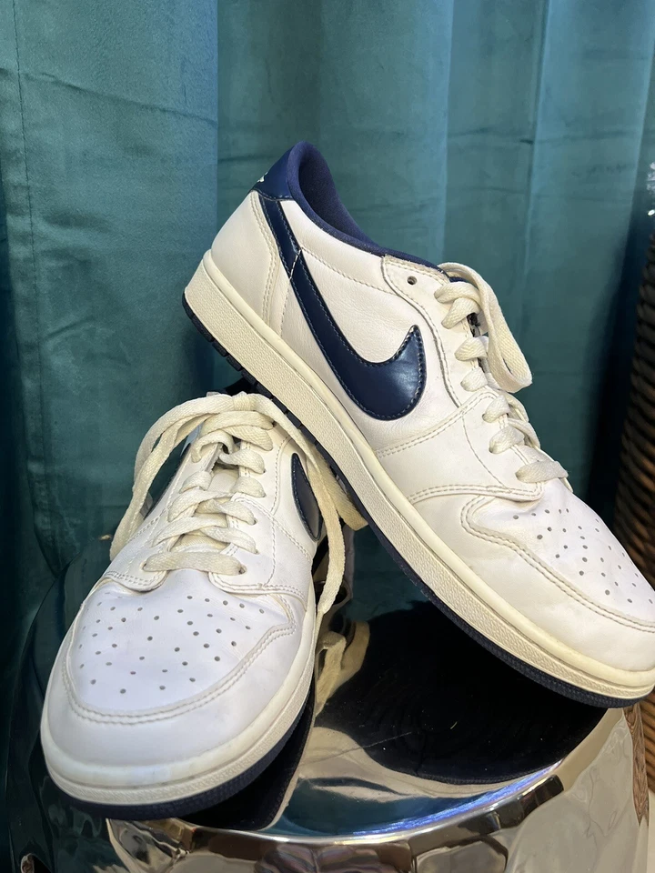 Air Jordan 1 Low Midnight Azul Marino Blanco Retro OG Talla 9.5 705329-106 Usado Foto 2 de 4